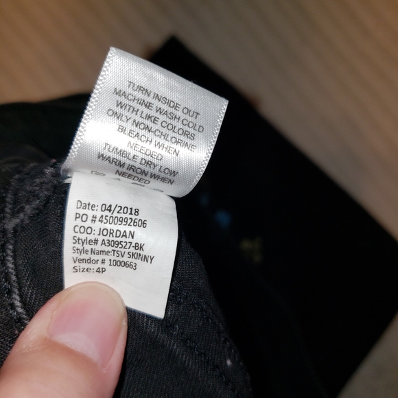 Jeans size 4 with super cute flowers - Picture 5 of 6